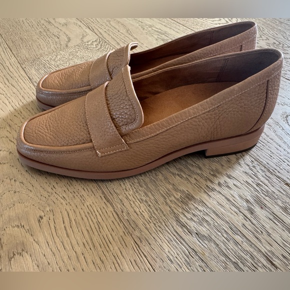 Vionic Shoes - Vionic Sellah Loafer Tan Leather Size 8.5